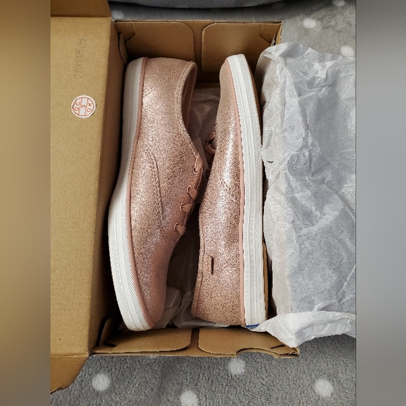 Keds - Brand New never worn size 8.5 - Picture 12 of 17
